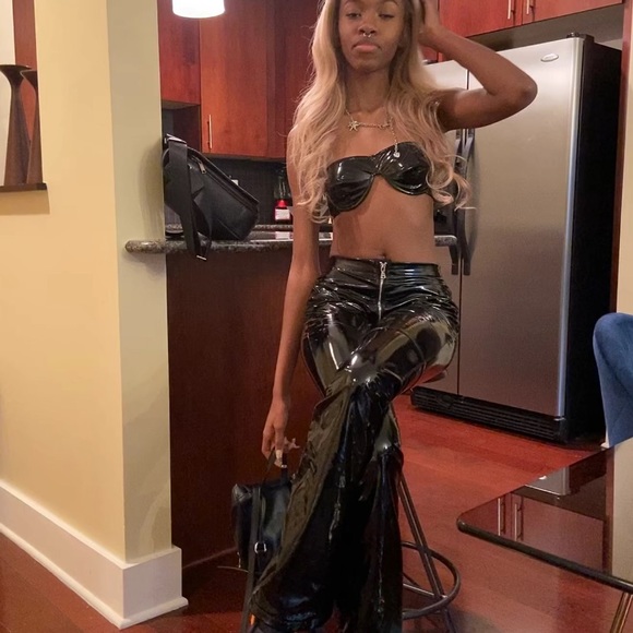 MATTE BRAND PVC BRA IN BLACK - Picture 2 of 2